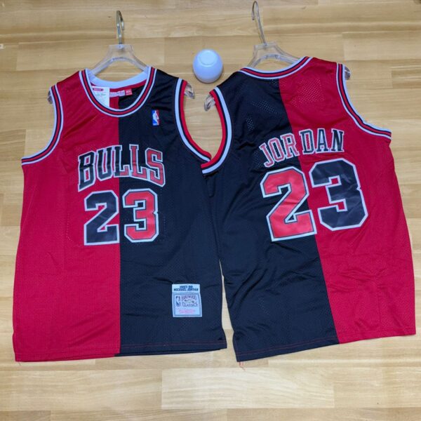 BULLS 23 RED